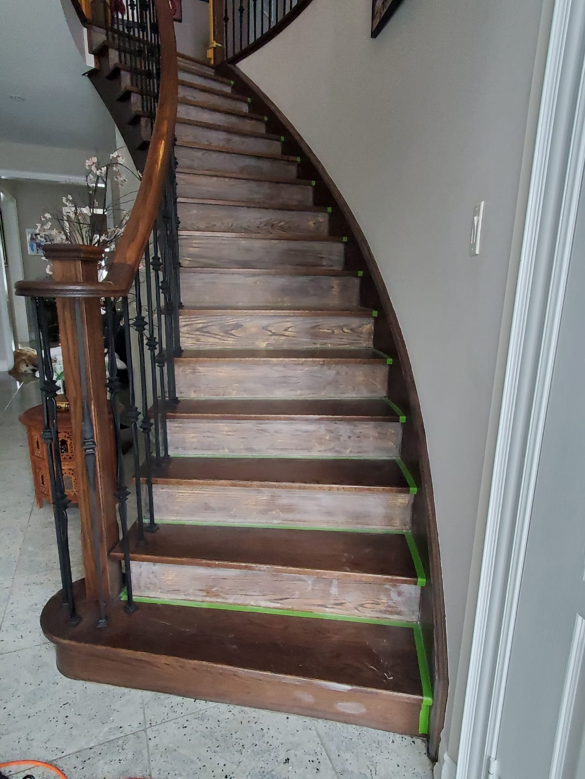 How to paint the staircase risers white A DIY project Elle Muse